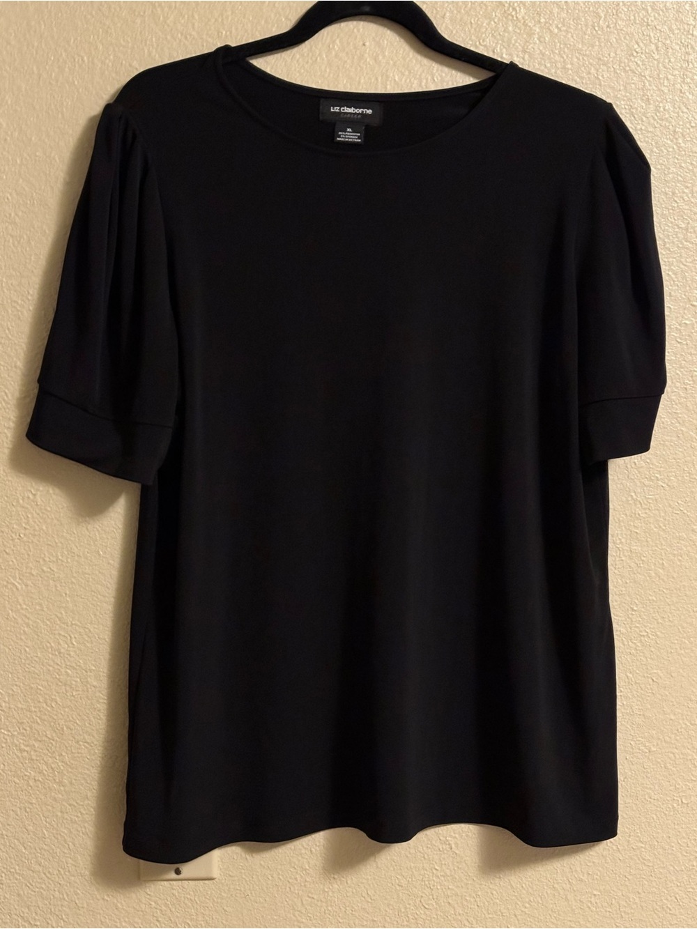 Liz Claiborne Black Short Puff Sleeve Top